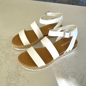 Soda white sandal espadrilles size 5 kids never worn